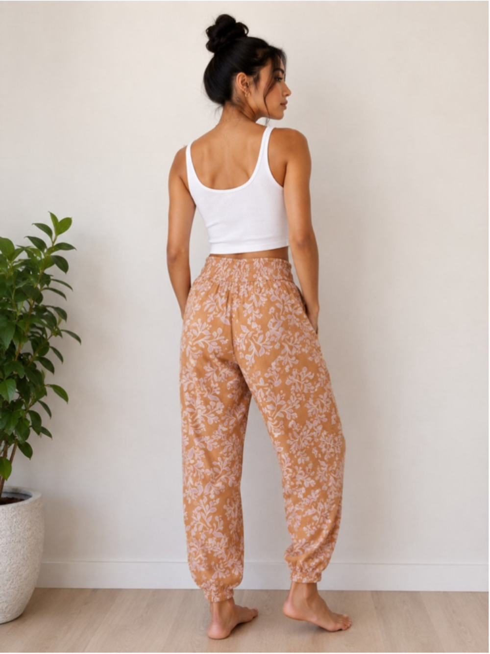 Women’s Floral Jogger Pants Size Medium Peach Pink Boho Elastic Waist Lightweigh - Picture 2 of 6